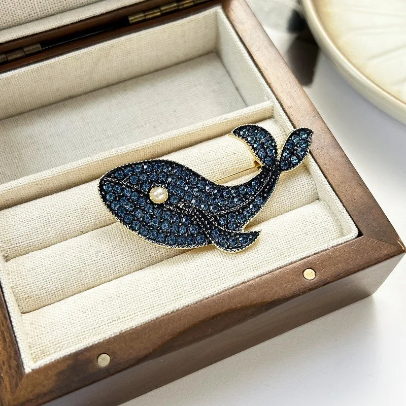 Blue Whale Pearl Rhinestone Brooches For Women Men Elegant Marine Life Fish Animal Pins Clothing Jewelry Party Accessories