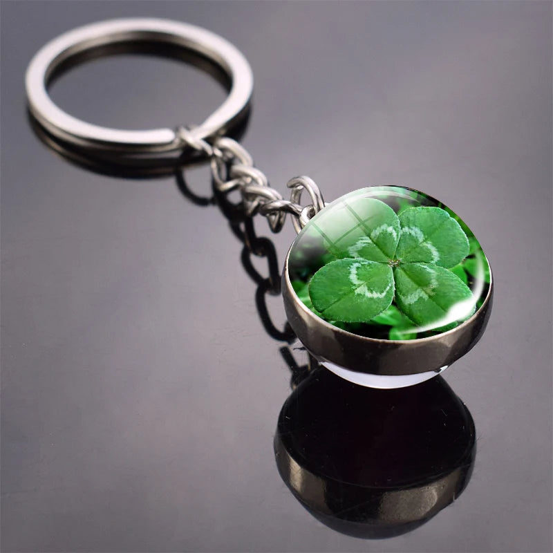 Natural Four-leaf Clover Glass Ball Keychain Daisy Metal Keyring Lucky Fashion Accessories for Women St. Patrick Day Jewelry