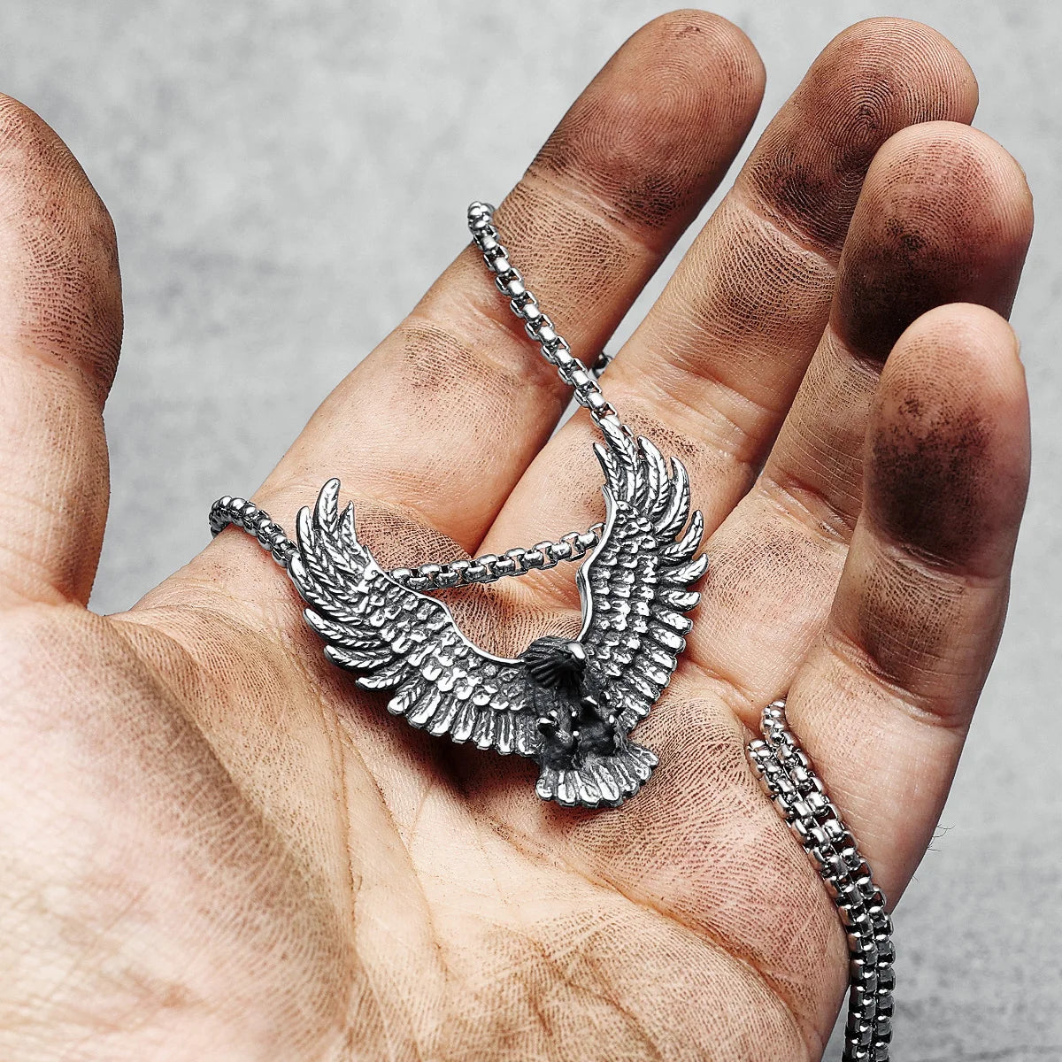 Flying Eagle Pendants Men Necklace 316L Stainless Steel Wild Hawk Hunting Chain Rock Party for Friend Male Jewelry Special Gift