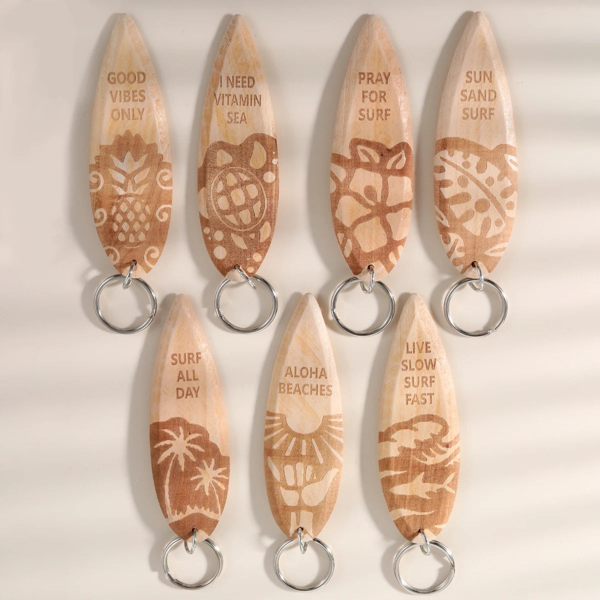 7-teiliges Set mit Surfbrett-Schlüsselanhängern aus Holz, lustige Schlüsselanhänger, Strandparty-Geschenk, Handtasche, Rucksack, Schlüsselanhänger, Mini-Surfbrett-Anhänger