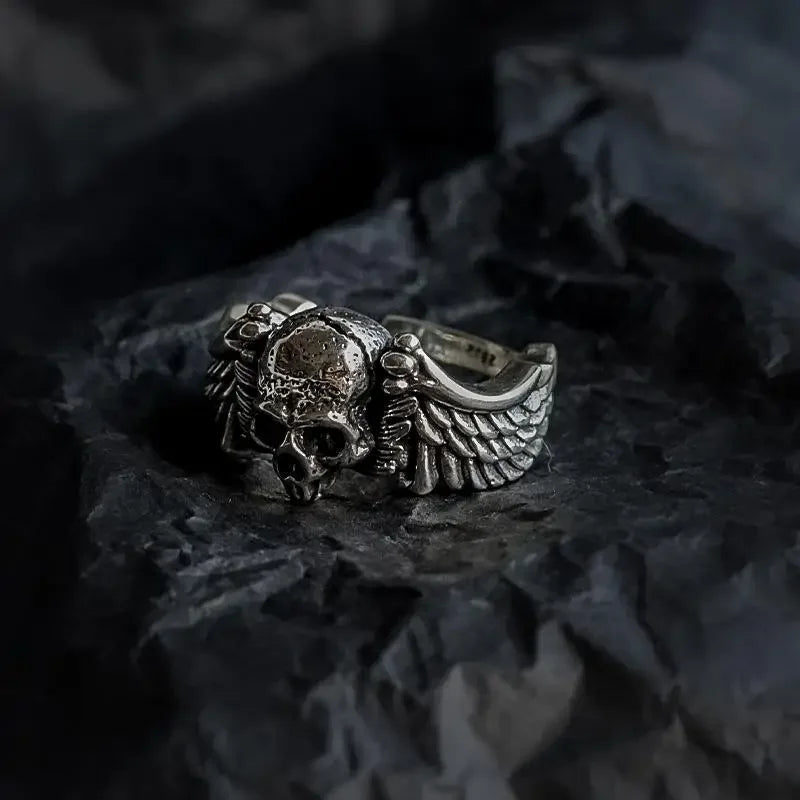 Anillo de cabeza de calavera con alas personalizadas estilo retro vintage para hombre