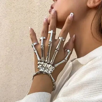 Gothic Skull Fingers Wristband Unisex Metal Skeleton Hand Bone Bracelet With Adjustable Ring For Women Halloween Party Jewelry