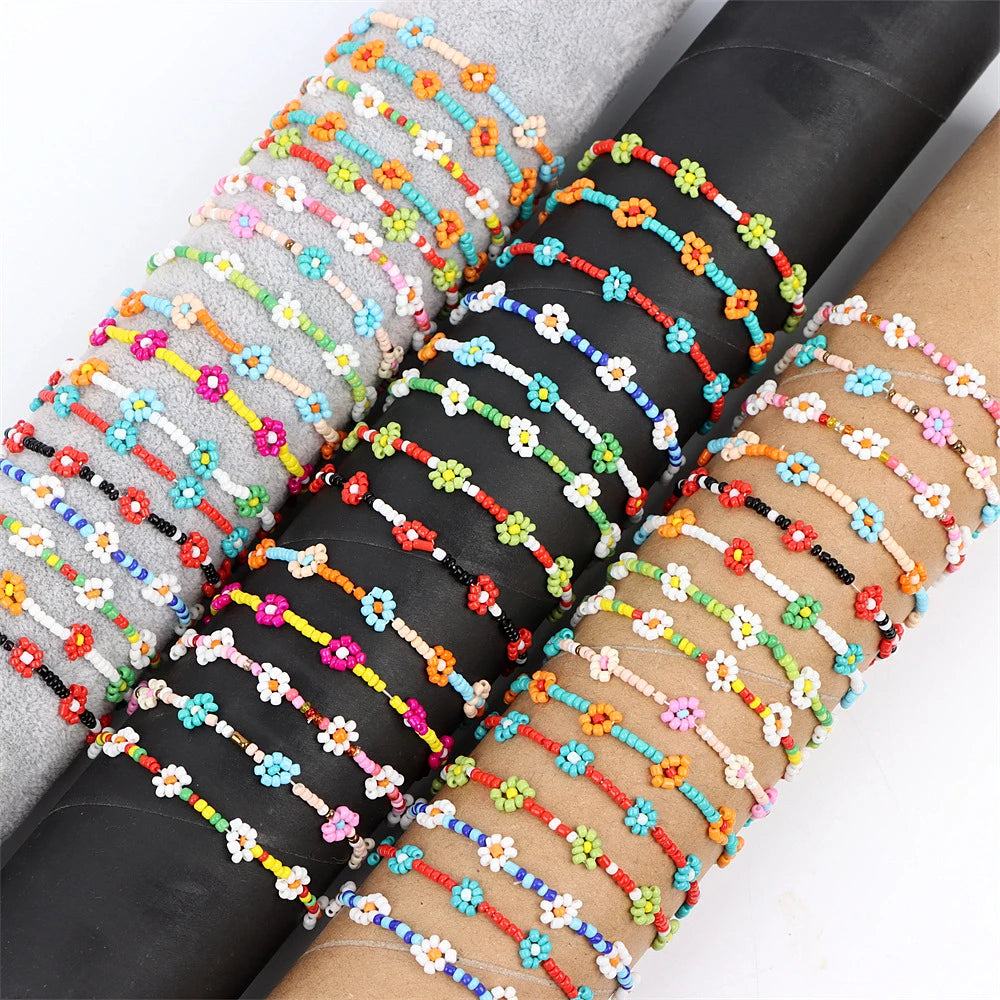 12Pcs/Lot Cute Daisy Flower Beaded Bracelet For Women Mix Color Handmade Elastic Stretch Wristband Bangle Jewelry