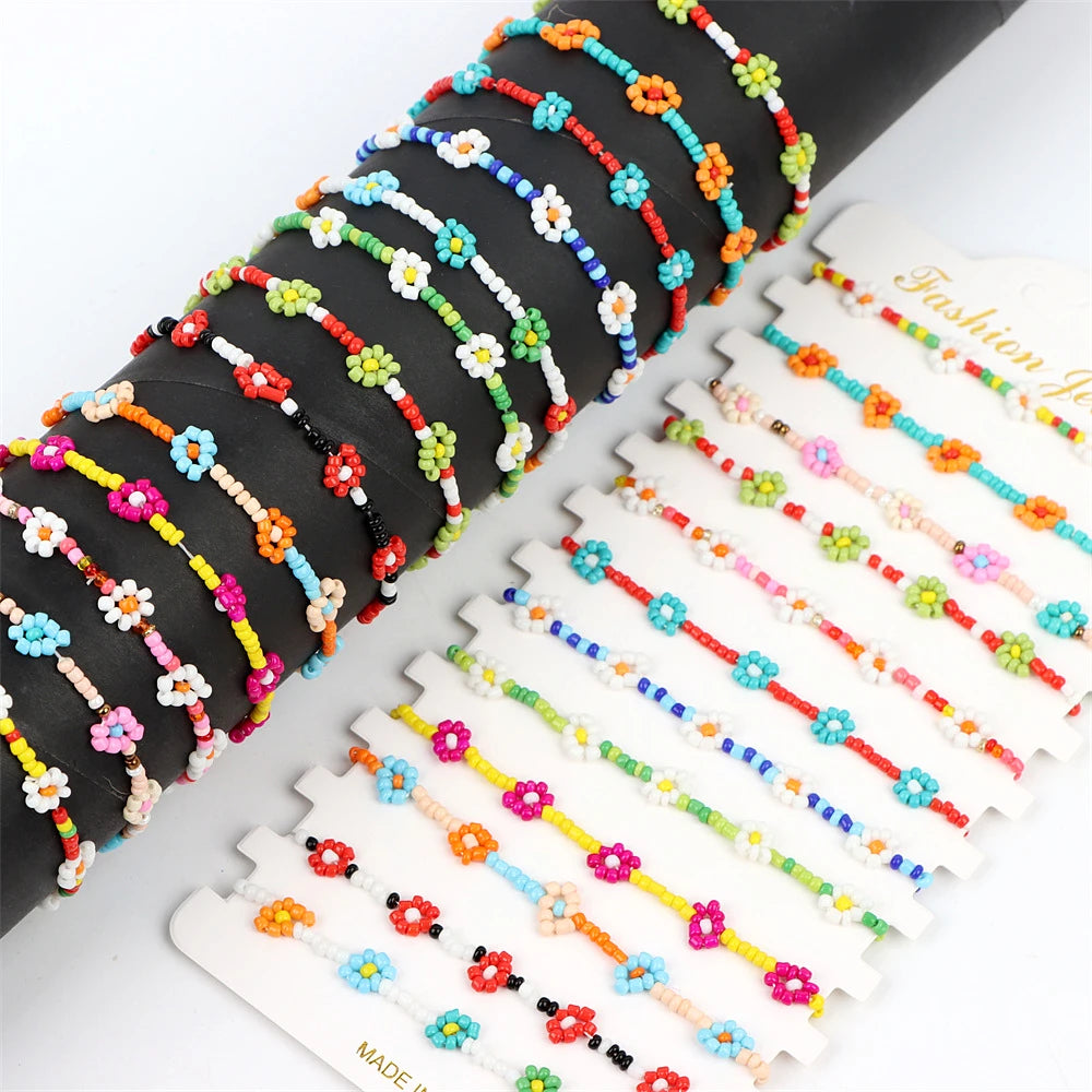 12Pcs/Lot Cute Daisy Flower Beaded Bracelet For Women Mix Color Handmade Elastic Stretch Wristband Bangle Jewelry