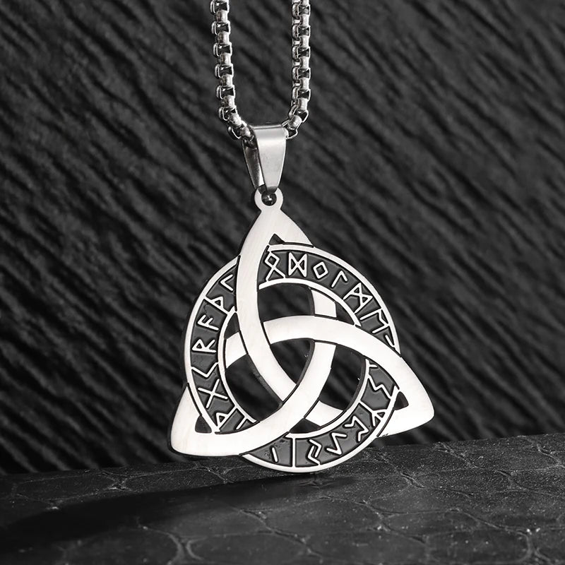 Retro Gothic Snake Coiled Pentagram Pendant Necklace for Mens Cycling Jewelry Punk Rock Exorcism Amulet