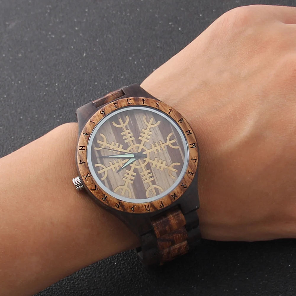 Reloj de pulsera de madera con círculo rúnico vikingo hecho a mano