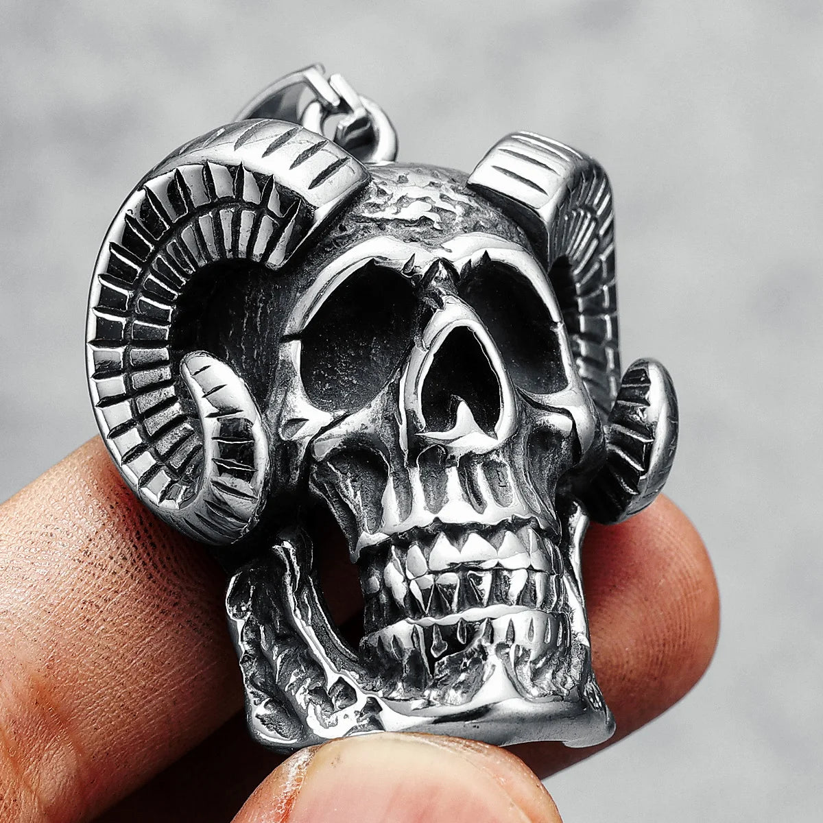 316L Stainless Steel Satan Skull Necklace Men Goat Horn Pendant Chain Vintage Punk Rock Hip Hop Rap for Biker Rider Jewelry Gift