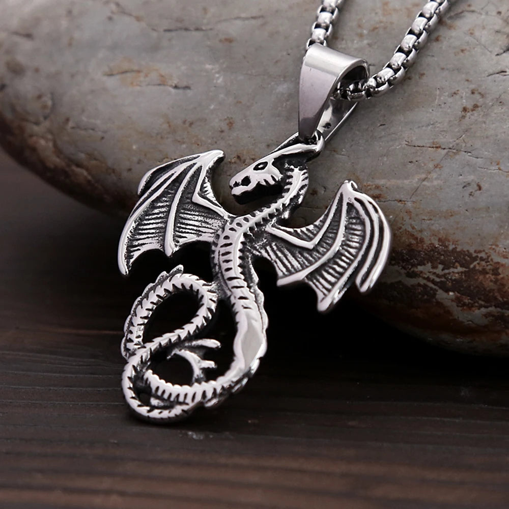 Collier avec pendentif dragon volant punk vintage pour hommes et femmes, collier ras du cou en acier inoxydable avec ptérosaure, bijoux à breloques, cadeaux