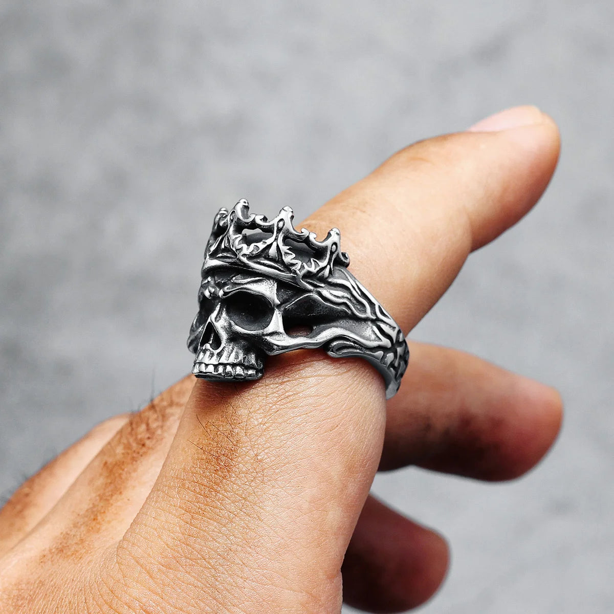 King Ring Skull Men Rings 316L Stainless Steel Ancient Queen Ring Rock Party for Biker Rider Male Boyfriend Jewelry Best Gift