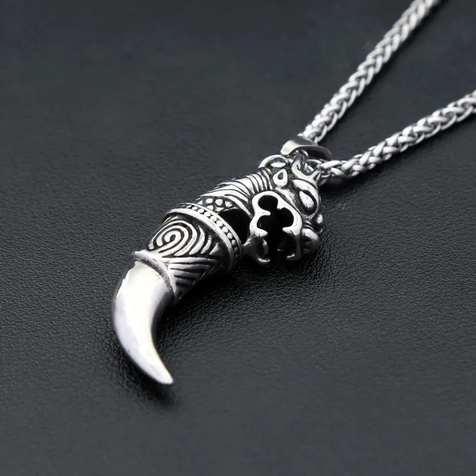 Gothic Vintage Wolf Tooth Pendant Necklace Fashion Punk Personality Stainless Steel Animal Necklaces For Man Amulet Jewelry Gift