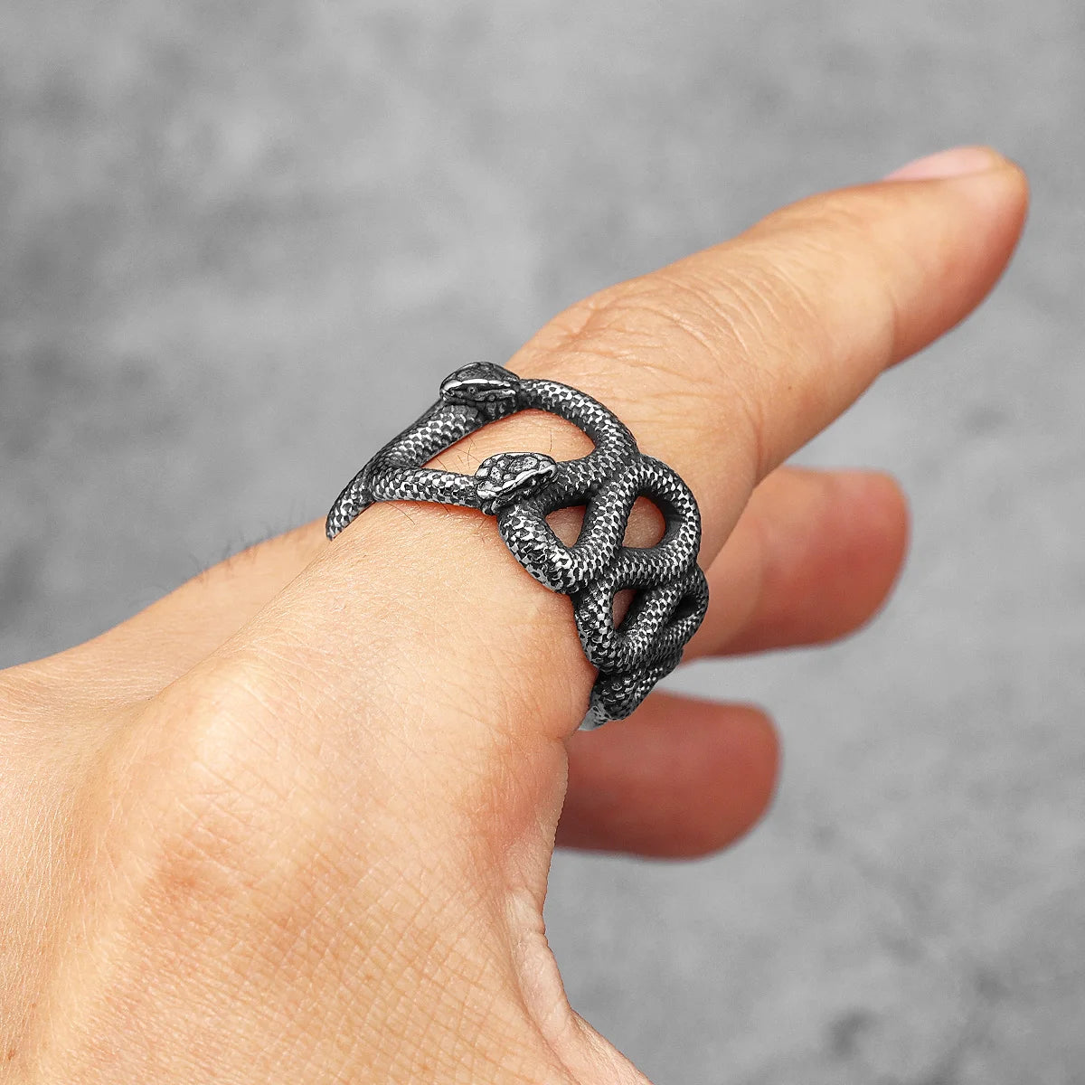 Double Snake Ring 316L Stainless Steel Men Rings Animal Punk Rock for Male Rider Jewelry Accessories Creativity Gift Wholesale