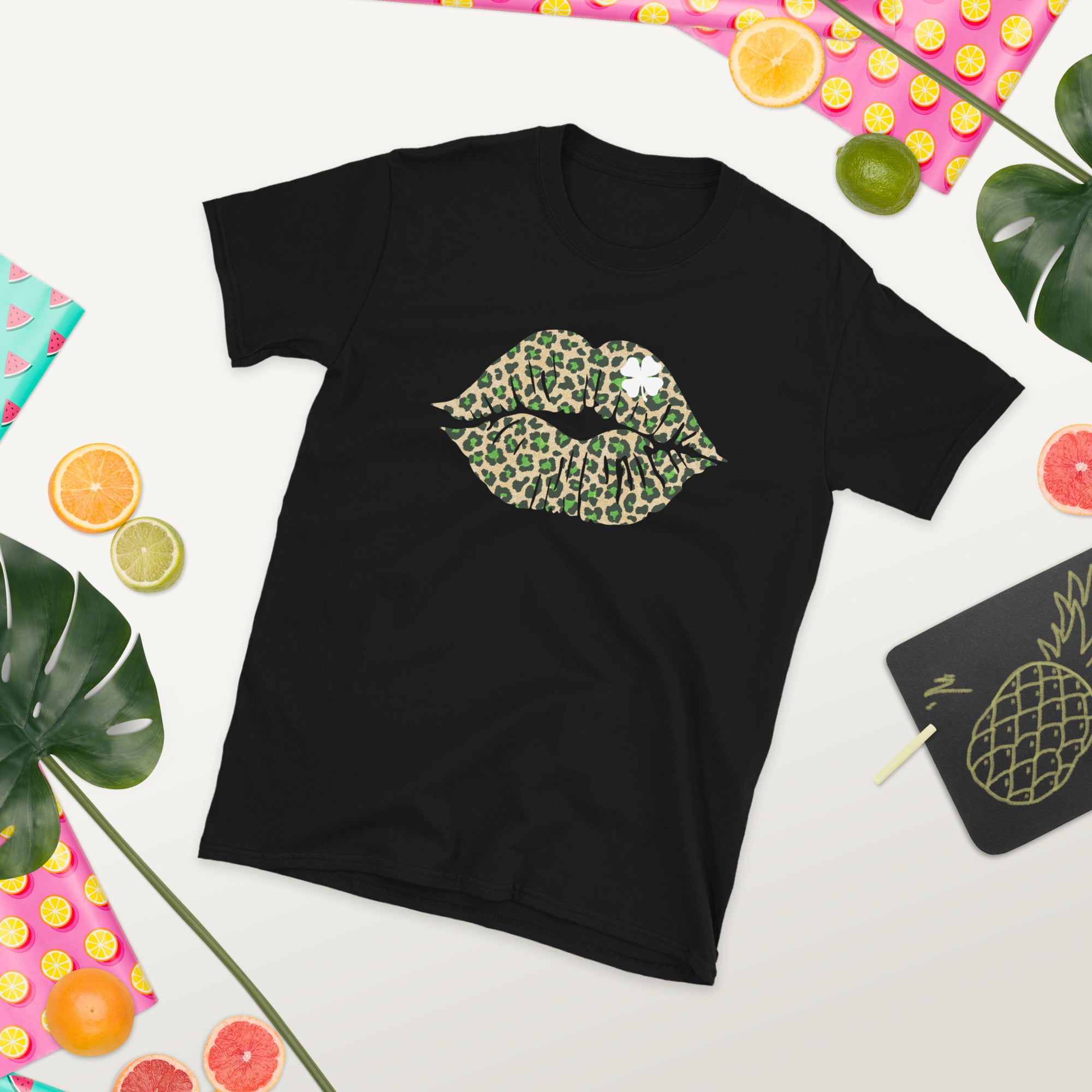 Leopard Shamrock Lips, Lucky Shirt, St Patricks Day TShirt, Leopard Print Shirt, Saint Patricks Gifts, Lucky Kiss Shirt, Cute St Patricks T - Madeinsea©