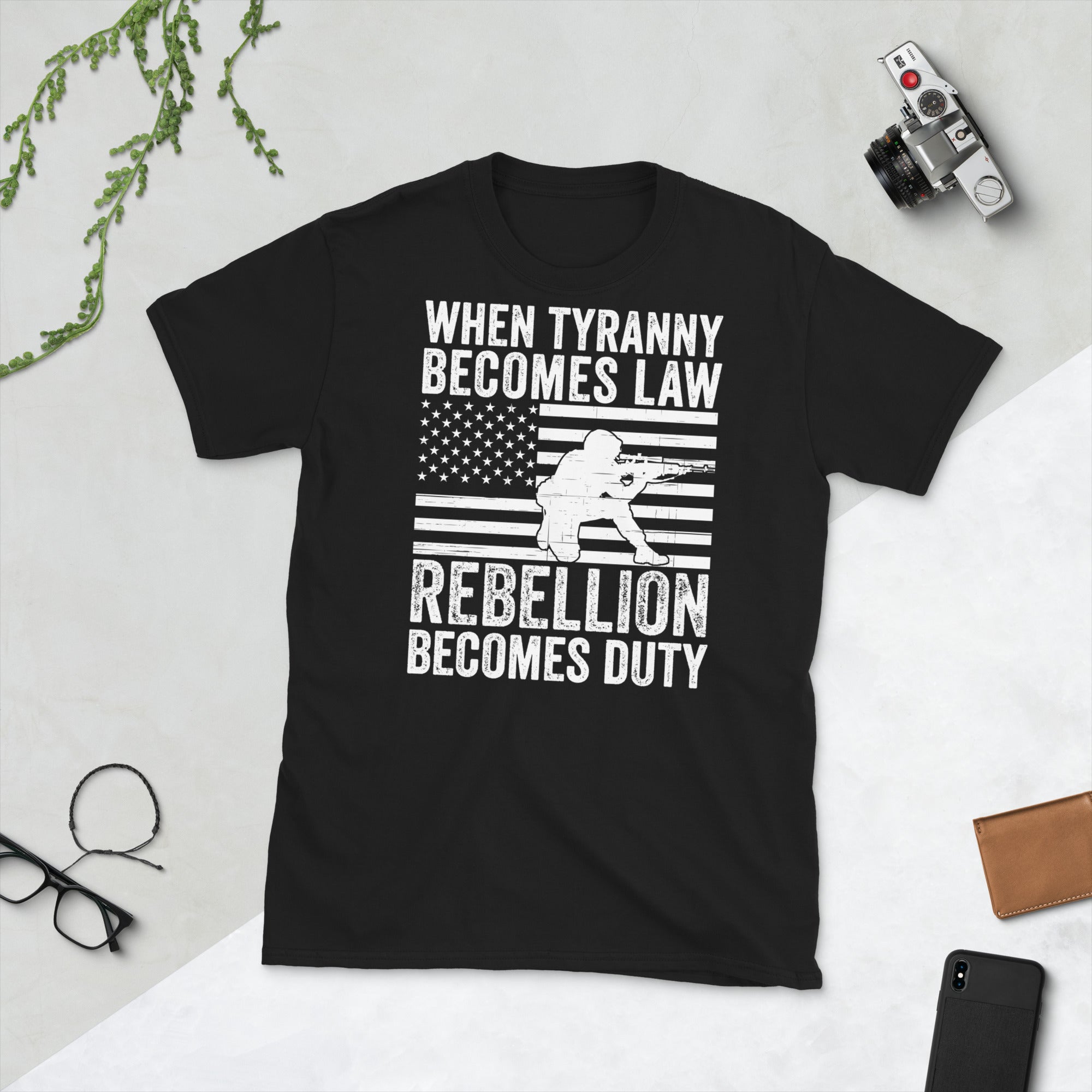 Camisa de tiranía, camisa de rebelión, cuando la tiranía se convierte en ley, la rebelión se convierte en deber, camisa de 1776, camisa de Thomas Jefferson, camisas políticas
