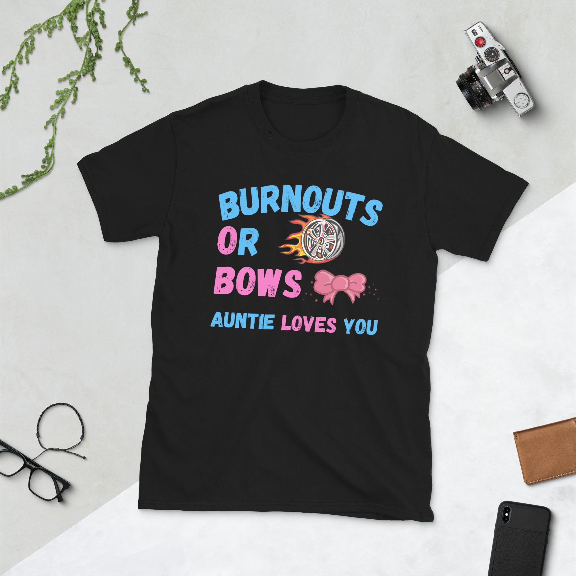 Burnouts Or Bows Auntie Loves You, Gender Reveal Shirts, Pregnancy Announcement, New Aunt Gifts, Gender Reveal Party Tshirt, Baby Shower Tee - Madeinsea©