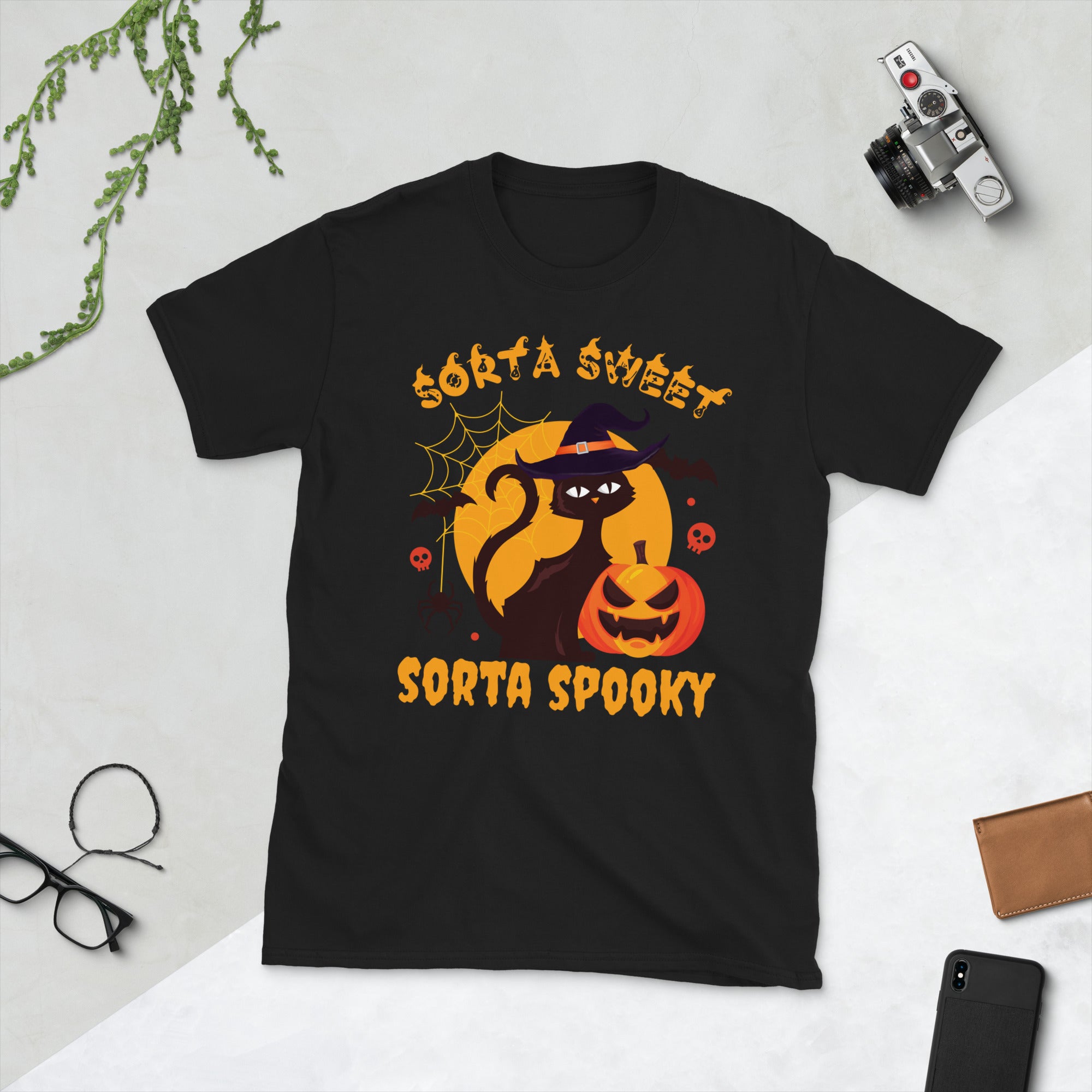 Sorta Sweet Sorta Spooky, divertida camisa de disfraz de Halloween de gato brujo, camisa de gato de calabaza, camisa de temporada espeluznante, regalos divertidos para amantes de los gatos de Halloween
