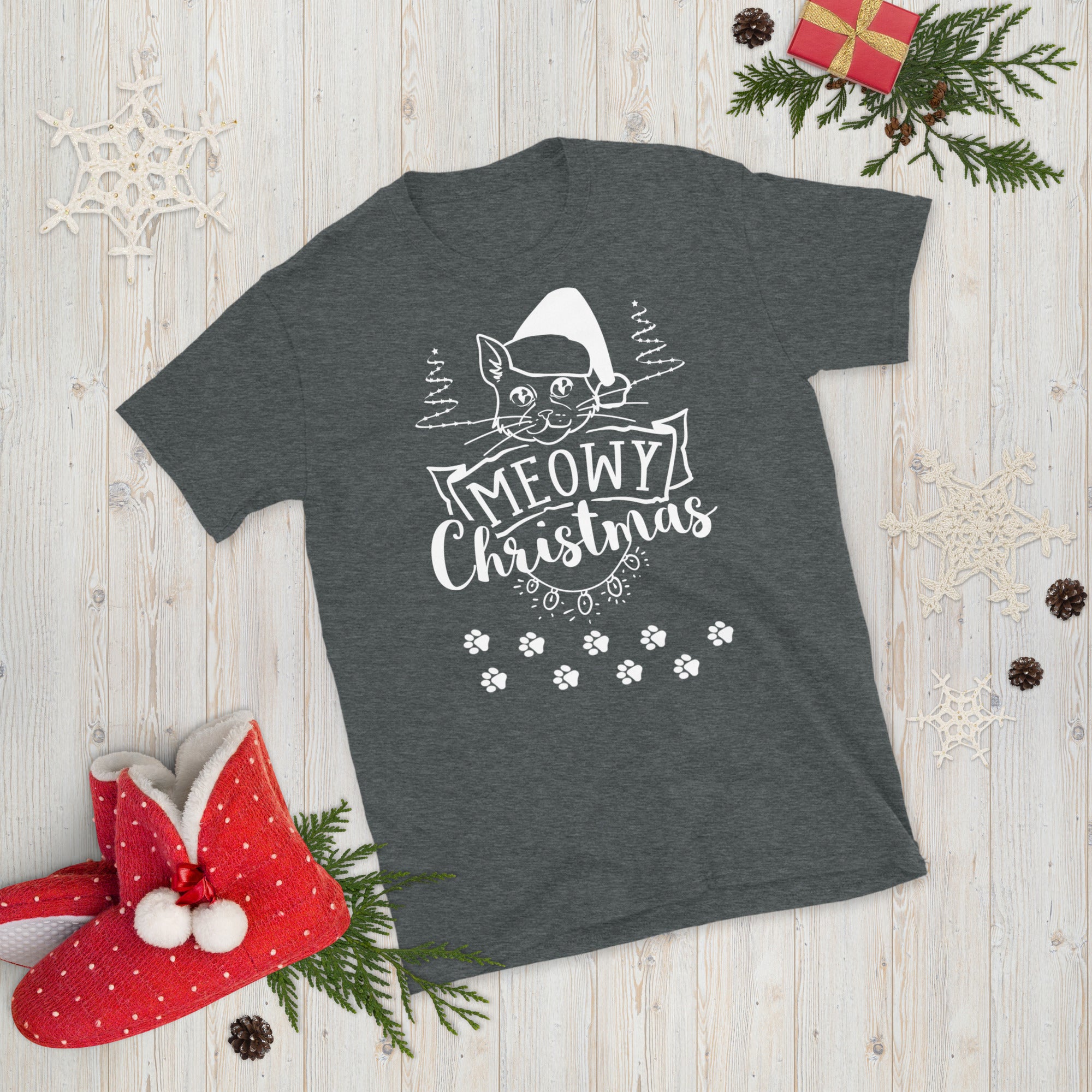 Meowy Christmas Shirt, Christmas Cat Shirt, Merry Christmas, Cat Mom Shirt, Christmas Gift Shirt, Holiday Shirt for Cat Lovers, Xmas Cat Tee - Madeinsea©