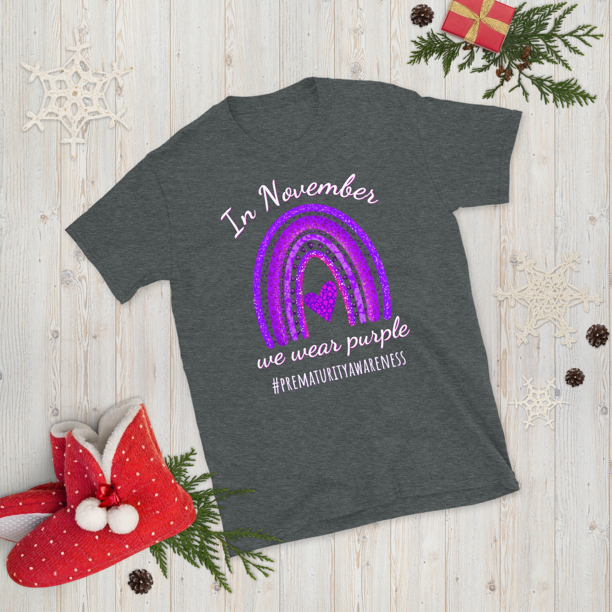 Regenbogen-Shirt zur Frühgeburtsaufklärung, Frühgeburten-Shirt, NICU-Mitarbeiter-T-Shirt, NICU-Aufklärung, Frühchen-Mama-Shirt, Im November tragen wir Lila