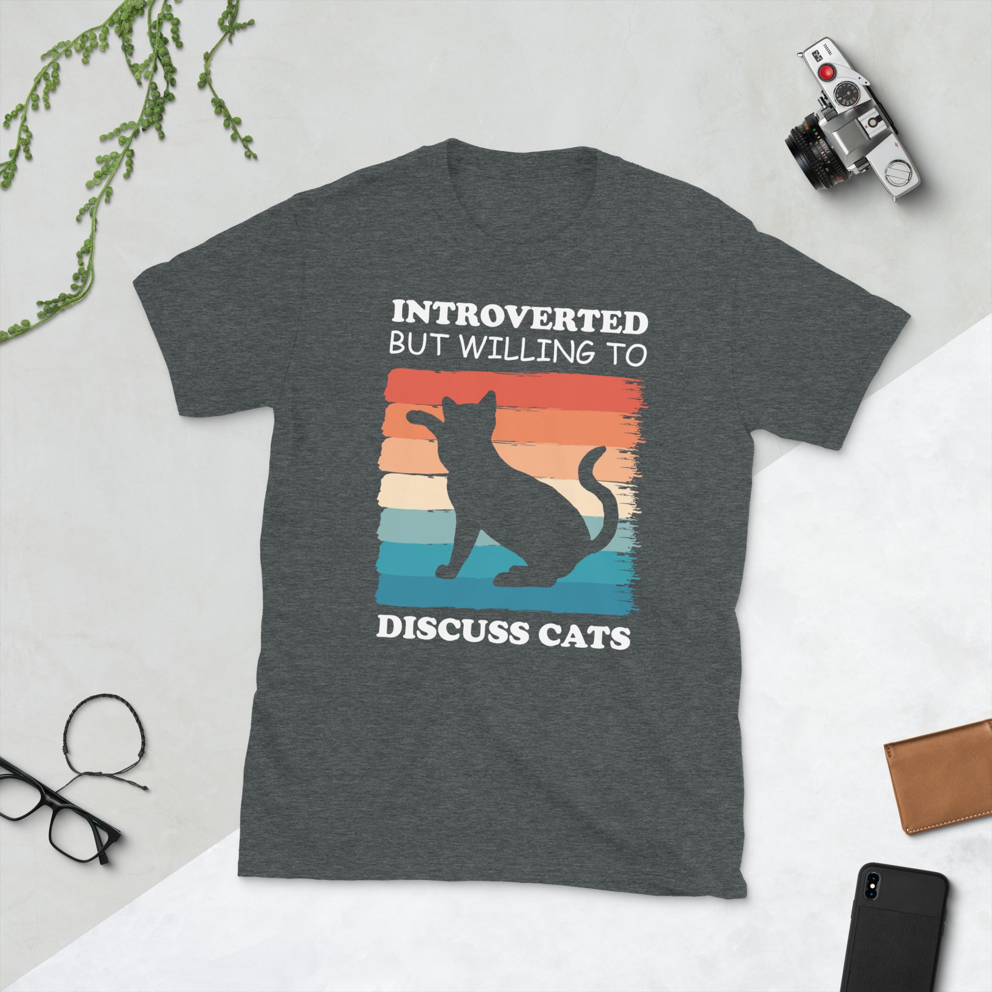 Introvertido pero dispuesto a discutir la camisa de los gatos, camisa divertida del dueño del gato introvertido, regalo introvertido, camisa introvertida, camiseta divertida del gato, gato lindo