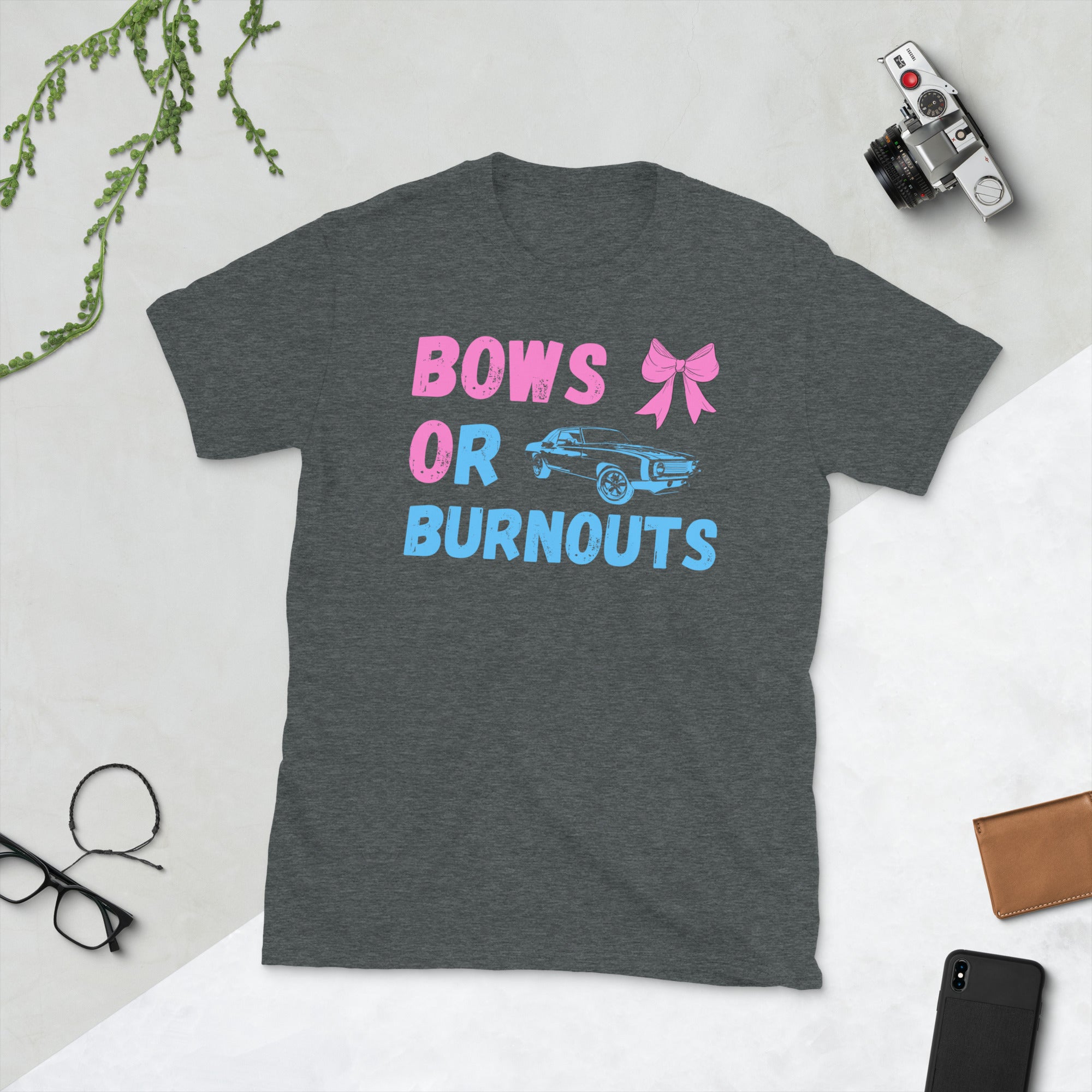 Burnouts Or Bows Tshirt, Gender Reveal Shirt, Pregnancy Announcement Shirt, New Parent Gifts, Gender Reveal Party Tshirt, Baby Shower Tee - Madeinsea©