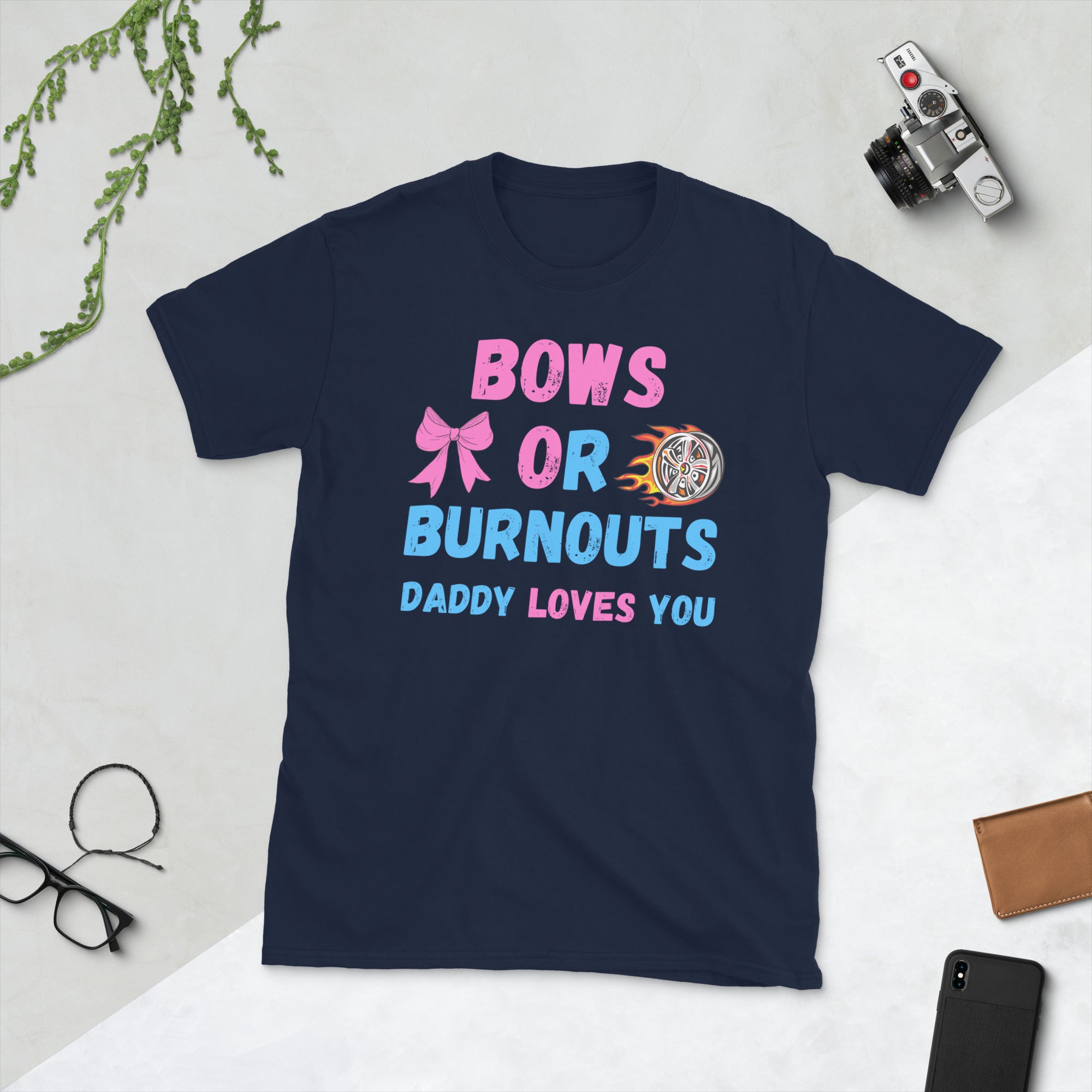 Burnouts Or Bows Daddy Loves You, Gender Reveal Shirts, Pregnancy Announcement, New Dad Gifts, Gender Reveal Party Tshirt, Baby Shower Tee - Madeinsea©