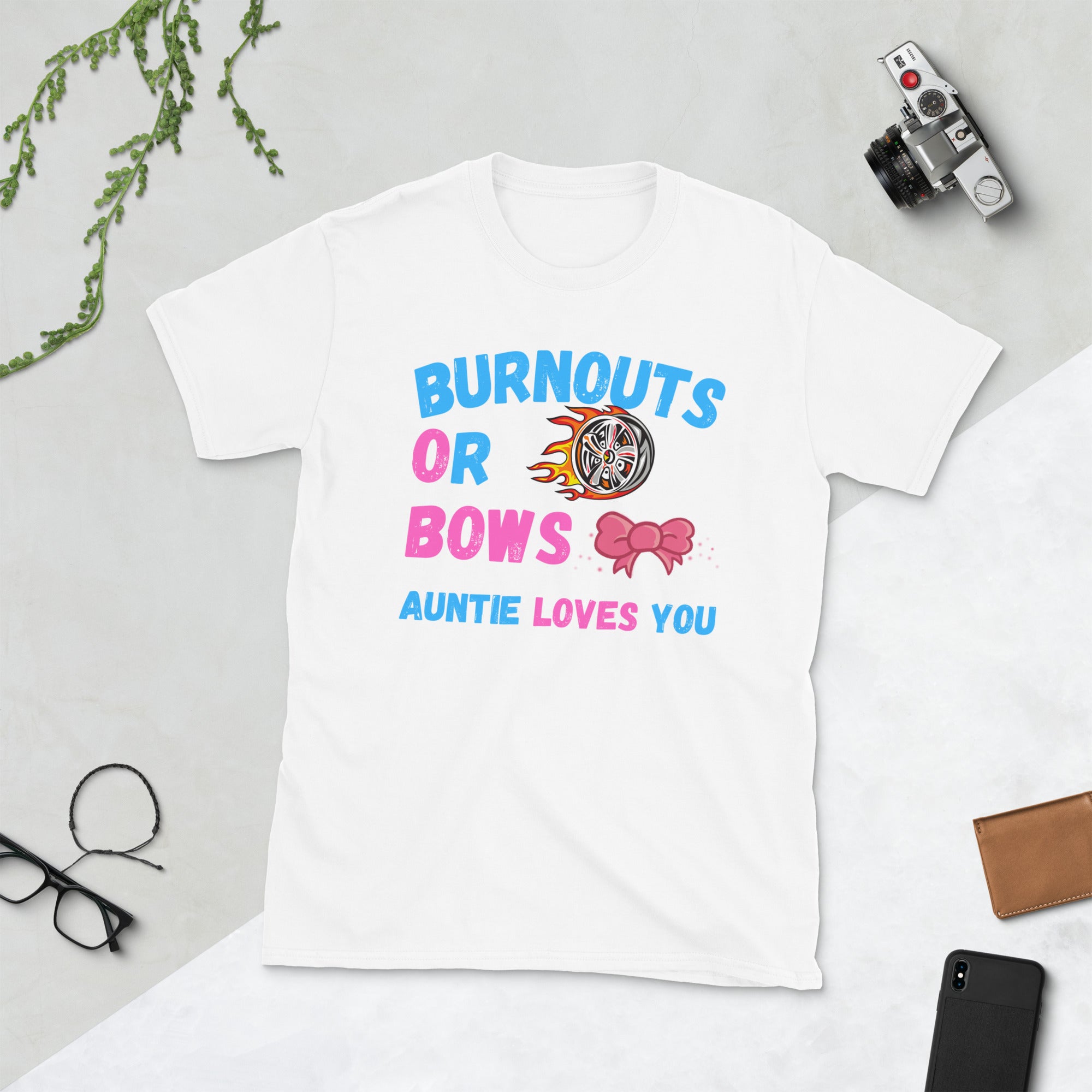 Burnouts Or Bows Auntie Loves You, Gender Reveal Shirts, Pregnancy Announcement, New Aunt Gifts, Gender Reveal Party Tshirt, Baby Shower Tee - Madeinsea©