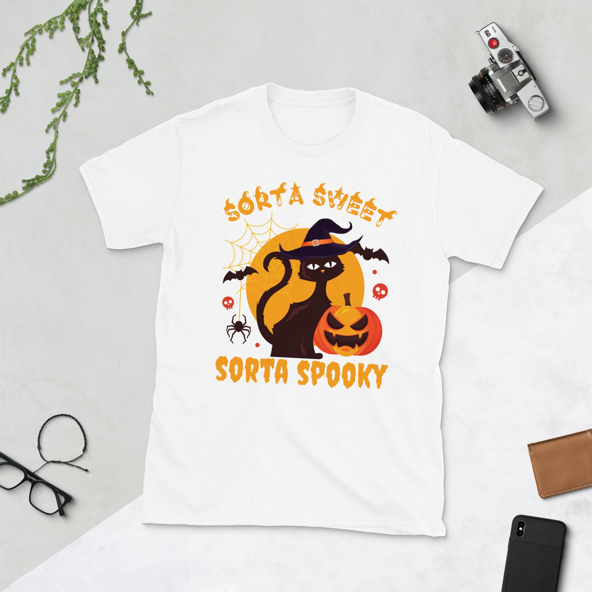 Sorta Sweet Sorta Spooky, divertida camisa de disfraz de Halloween de gato brujo, camisa de gato de calabaza, camisa de temporada espeluznante, regalos divertidos para amantes de los gatos de Halloween