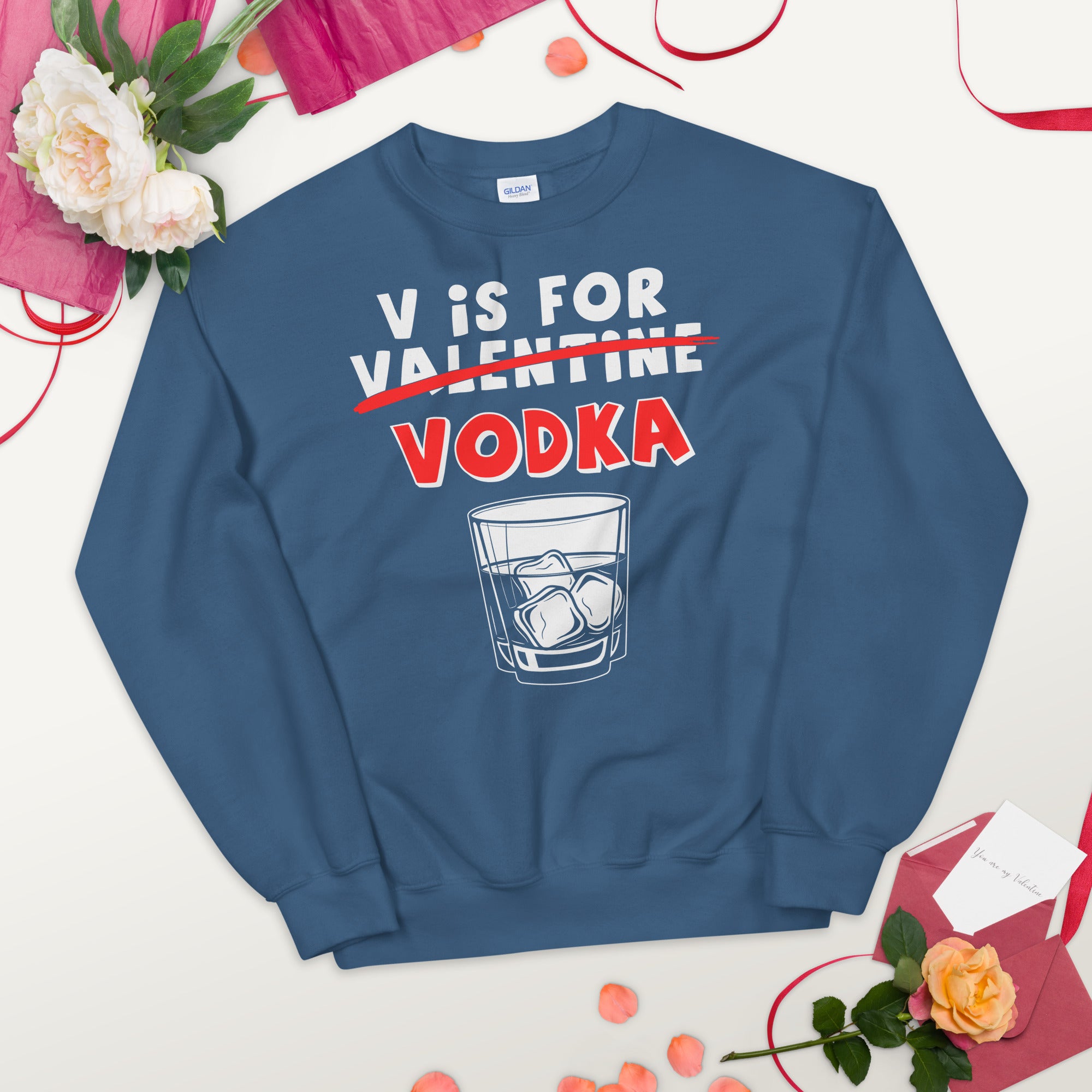 V es para suéter de vodka, camisa amante del vodka, sudadera divertida del día de San Valentín, suéter divertido de San Valentín, regalos para él, suéter del día de San Valentín